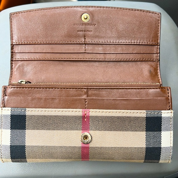 FANTASTIC CONDITION BURBERRY NOVA PLAID WALLET - Picture 3 of 9